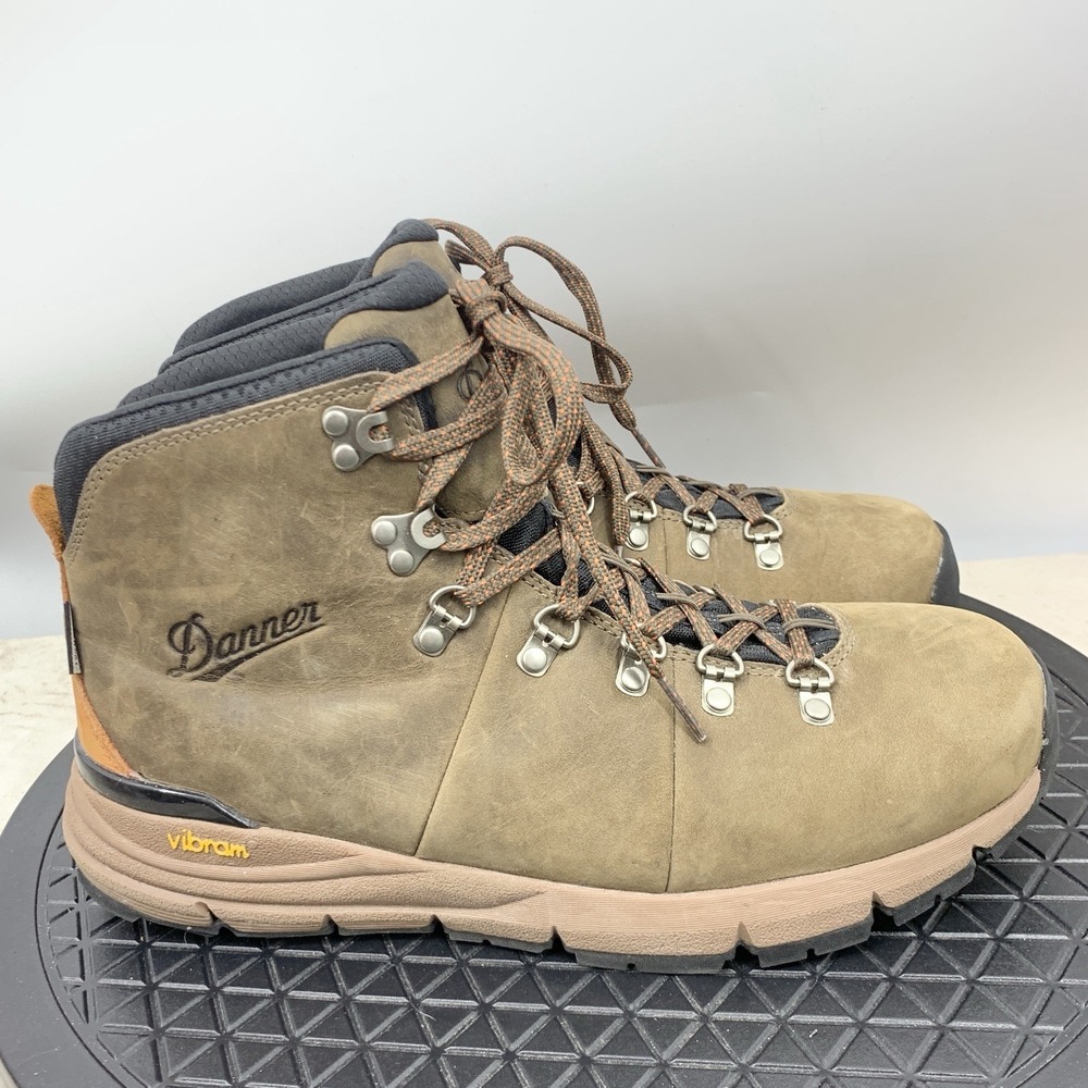 Danner Mountain 600 Boots Men Size 9 EE WIDE Shoes Brown Leather Dry Waterproof